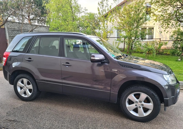Suzuki Grand Vitara cena 32800 przebieg: 278000, rok produkcji 2011 z Kielce małe 46
